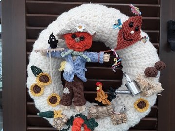 Herbstkranz mit Vogelscheuche, Häkelanleitung