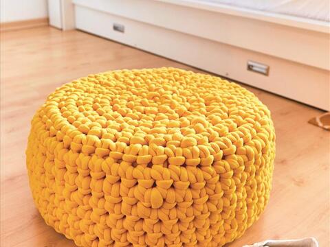 Gehäkelter Pouf