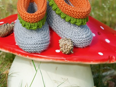 Gestrickte Babyschühchen "Chaia"