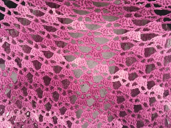 Seelenwärmer IRIS aus Woolly Hugs BANDY WISH gehäkelt