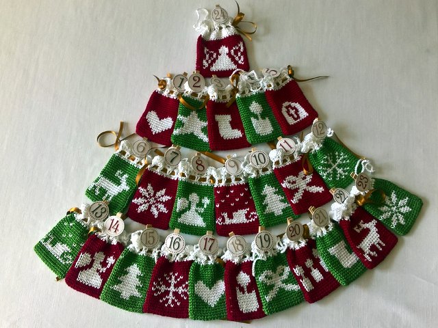 Häkelanleitung Adventskalender / Adventsäckchen