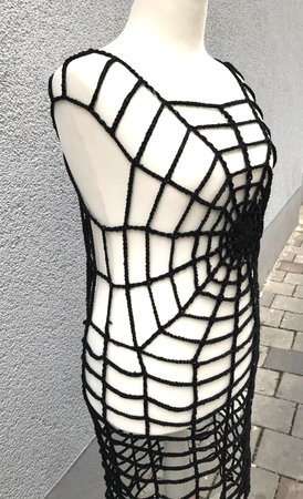 tolles Spinnennetz Kleid
