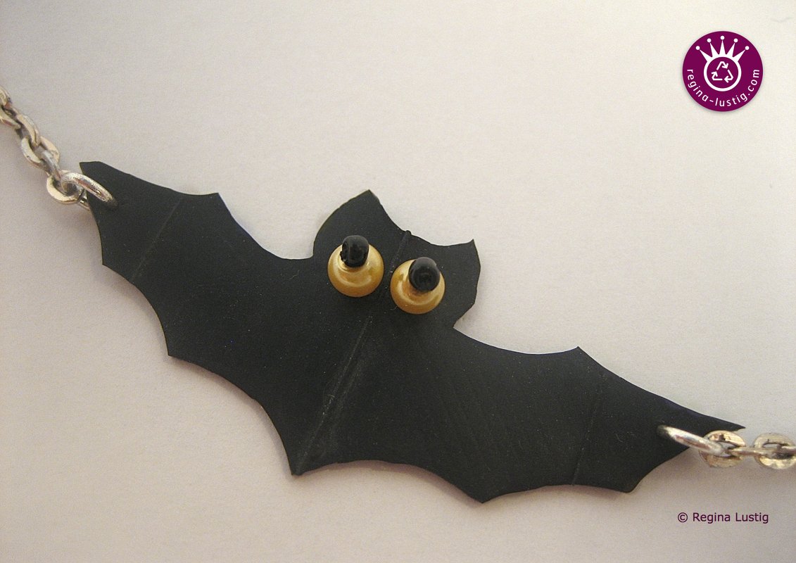 Armkette Fledermaus aus einem Fahrradschlauch, Upcycling, Recycling, Halloween, Armband