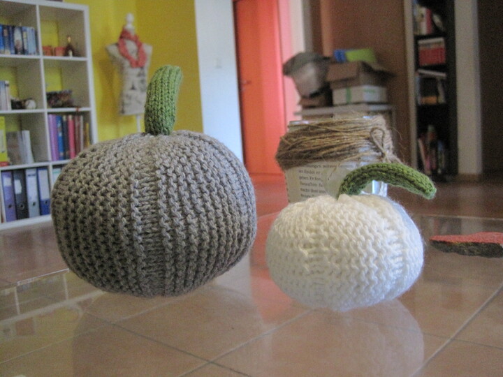 Strickanleitung Kürbis Set in zwei Größen - 14 und 6 cm