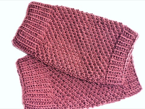 Stulpen oder Pulswärmer gestrickt mit zwei Mustern