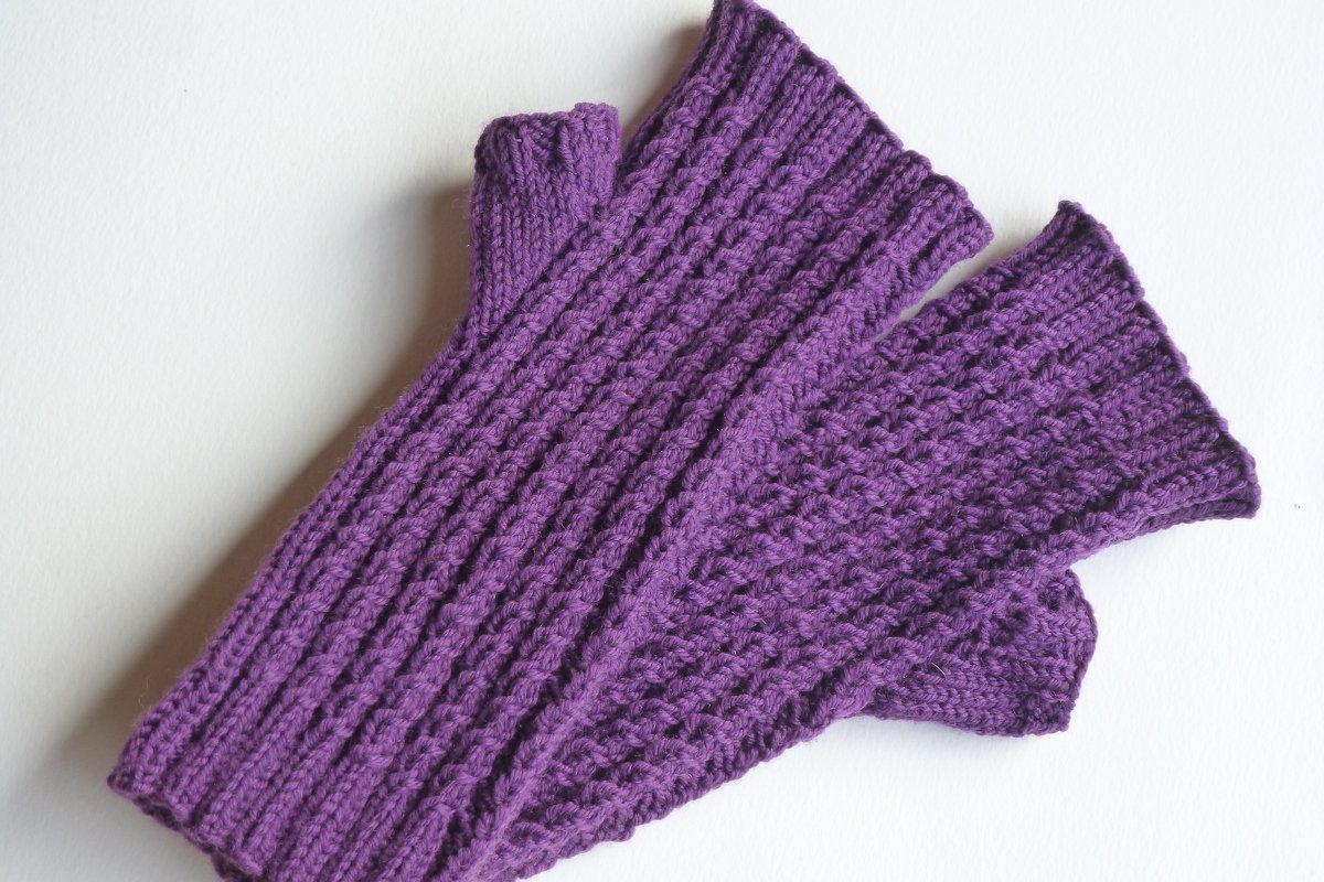 Pulswärmer oder Stulpen gestrickt ,zweiseitig zu tragen