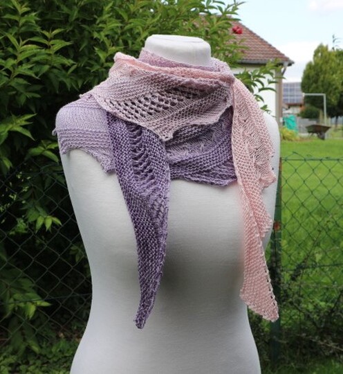 Strickanleitung Tuch einfach – luftiges Drachenschwanz-Tuch für Anfänger