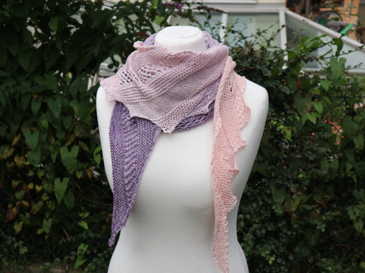 Strickanleitung Tuch einfach – luftiges Drachenschwanz-Tuch für Anfänger