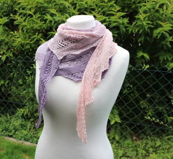 Strickanleitung Tuch einfach – luftiges Drachenschwanz-Tuch für Anfänger