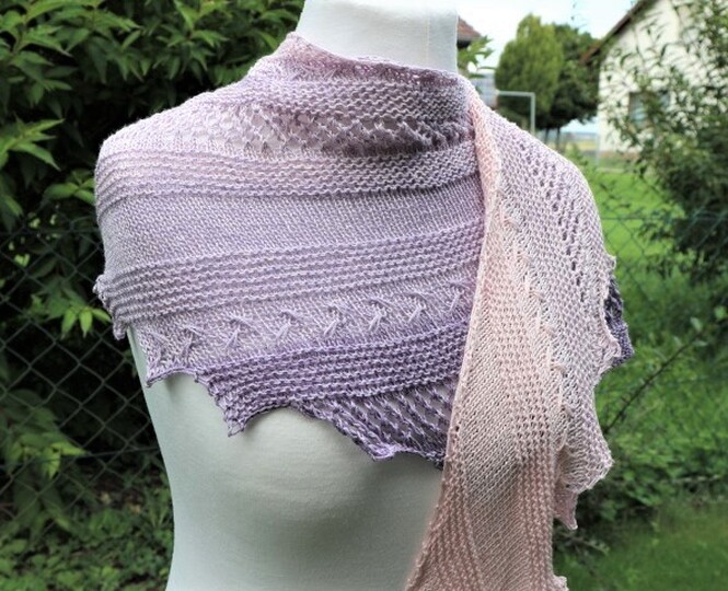 Strickanleitung Tuch einfach – luftiges Drachenschwanz-Tuch für Anfänger