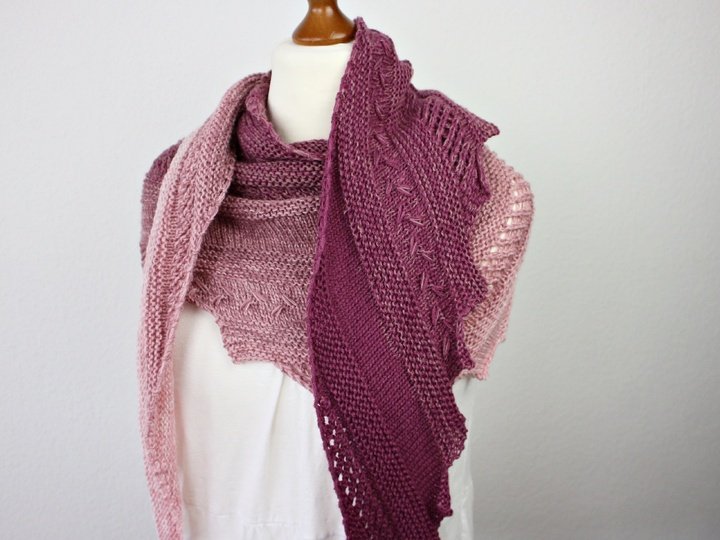 Strickanleitung Tuch einfach – luftiges Drachenschwanz-Tuch für Anfänger