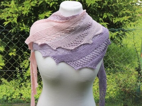 Strickanleitung Tuch einfach – luftiges Drachenschwanz-Tuch für Anfänger