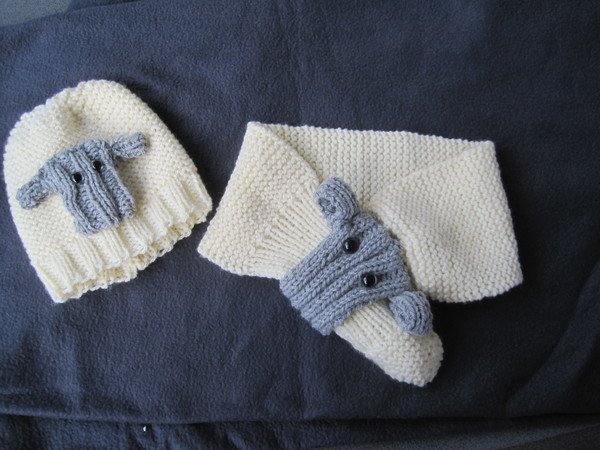 Strickanleitung Schafschal und Schaf-Mütze für Babys und Kinder bis zu 2 Jahren