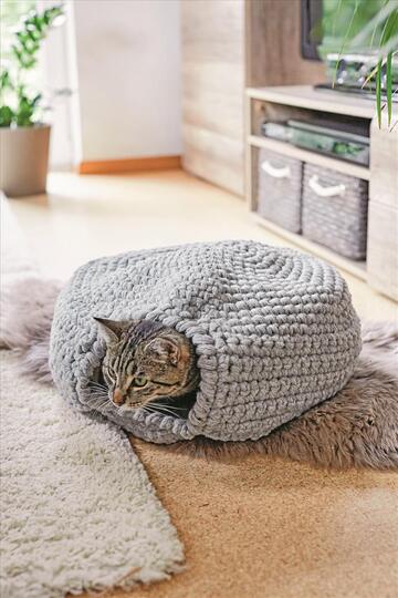 Gehäkelter Katzenkorb aus Schurwolle
