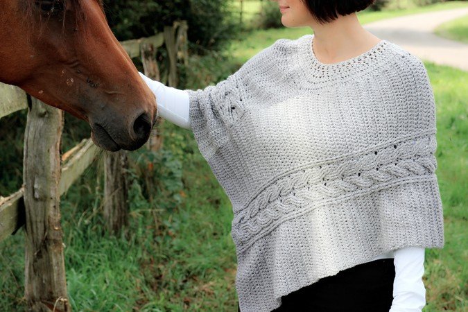 crochet pattern poncho with cable pattern, all sizes