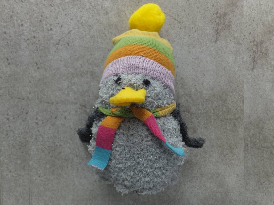 Pinguin aus Socken zum Basteln