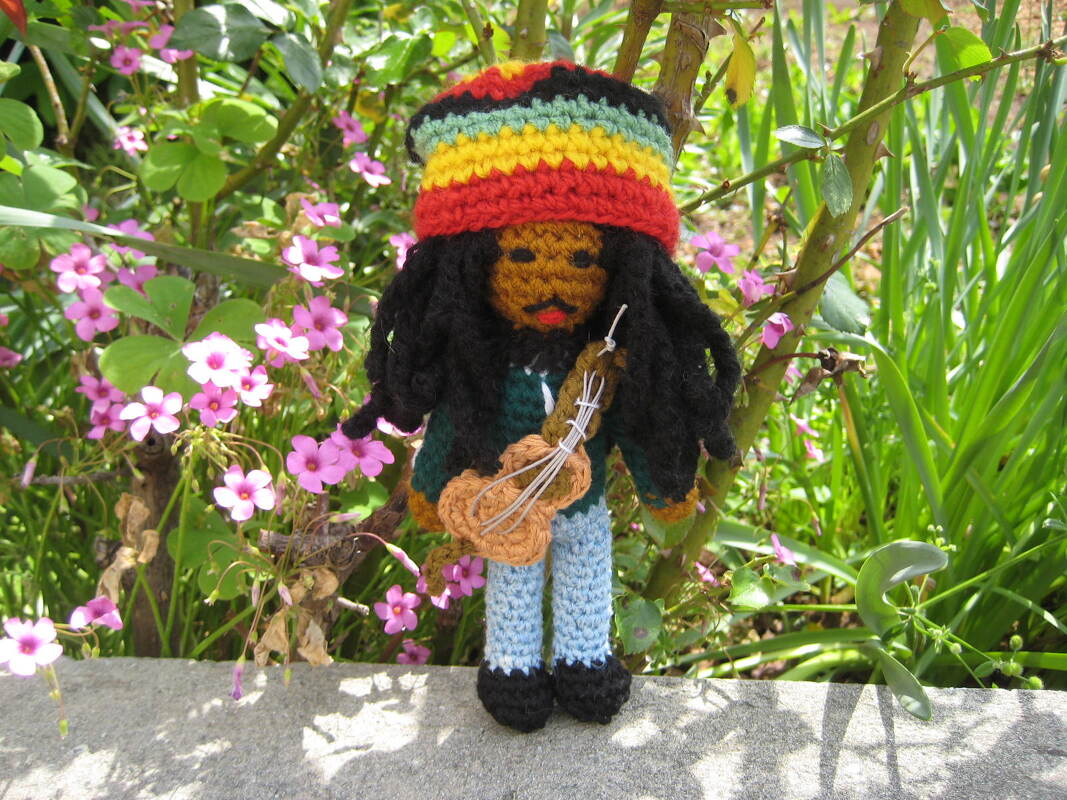 Pattern Amigurumi doll guitar player - Image 4