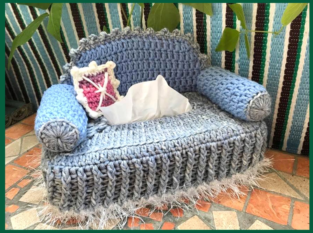 sweet little sofa (for Kosmetik)