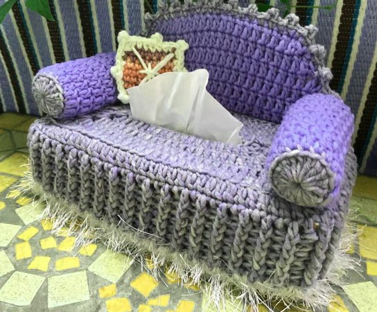 sweet little sofa (for Kosmetik)