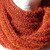 Gestrickter Loop mit Wellenmuster