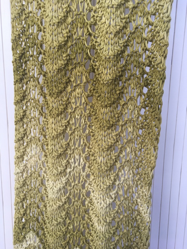 Schal Wellenspiel mit BANDY WISH von Woolly Hugs stricken