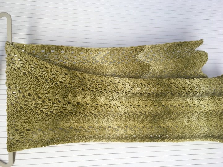 Schal Wellenspiel mit BANDY WISH von Woolly Hugs stricken