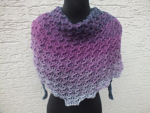 Strickanleitung Dreieckstuch Gnomilaya Reliefmuster