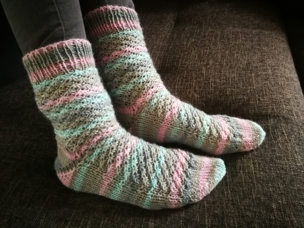 Strickanleitung Kuschel-Socken, Größe 22-47 - Bild 2