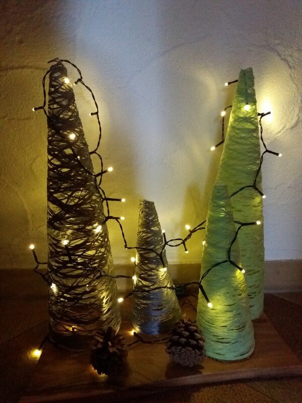 Bastelanleitung: filigrane Weihnachtsbäume, Tannenbäume