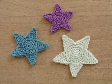 Häkelanleitung für Stern-Applikationen in 3 Größen