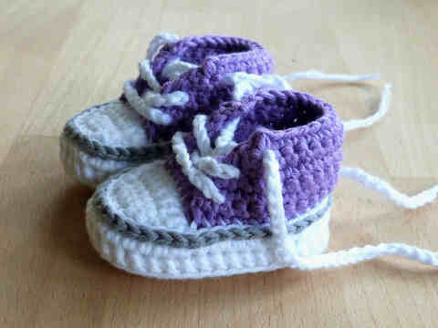 Crochet pattern for lovely doll trainers