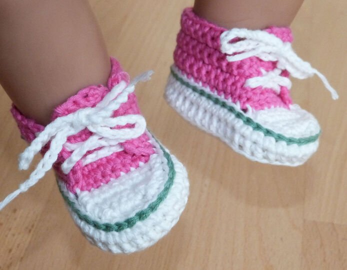 Crochet pattern for lovely doll's trainers