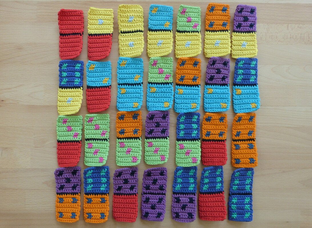 Häkelanleitung für ein Kinderspiel "Domino"