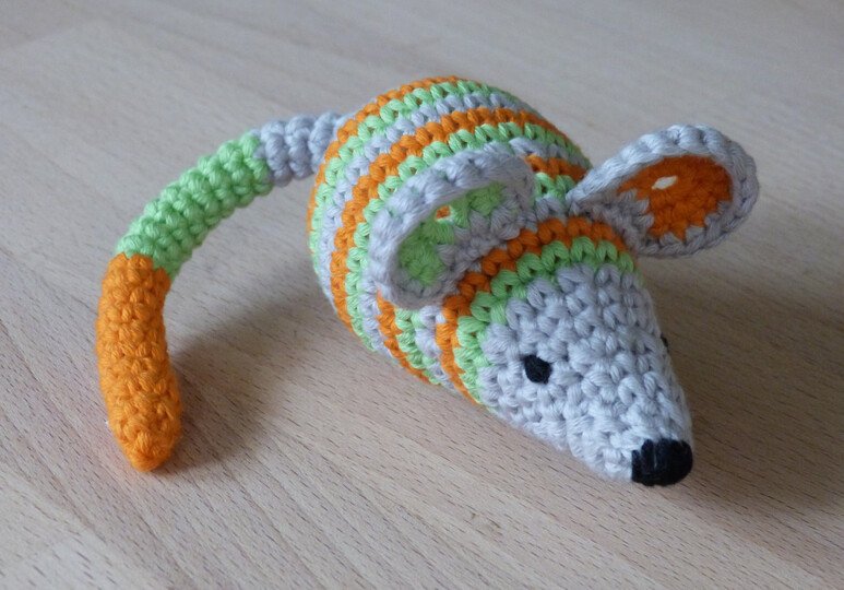 Häkelanleitung Baby-Rassel "Maus"