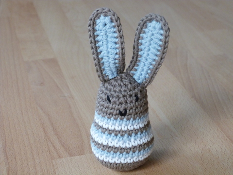Häkelanleitung Baby-Rassel "Hase", auch als Oster-Deko zu verwenden
