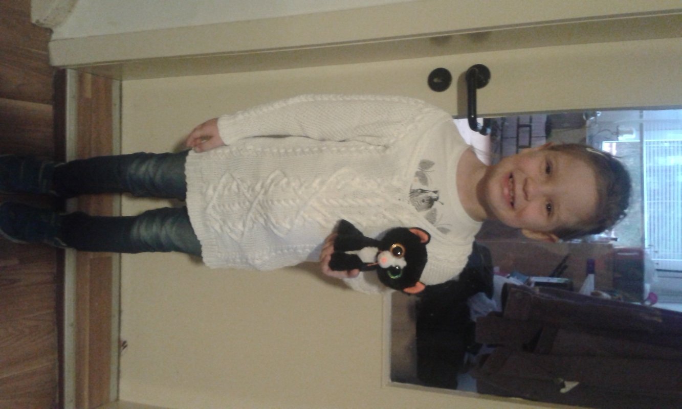 Longpullover mit Aranmuster und V-Ausschnitt Gr. 134