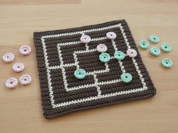 Crochet pattern for a popular board game "Nine men's morris"