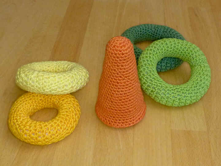 Crochet pattern for a baby toy "Stacking tower"