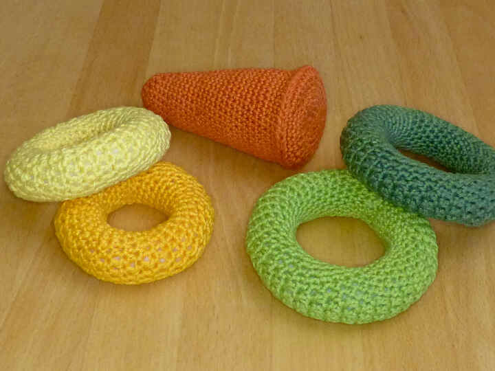 Crochet pattern for a baby toy "Stacking tower"