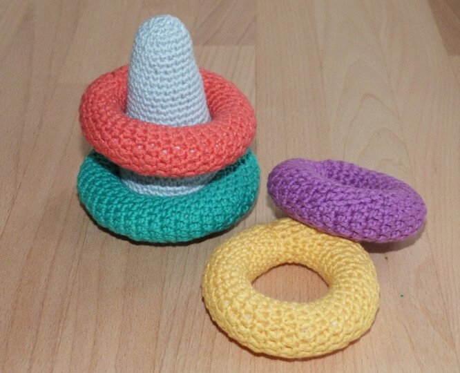 Crochet pattern for a baby toy "Stacking tower"