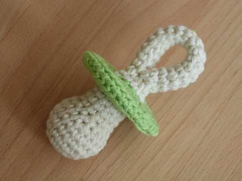 Crochet pattern pacifier rattle