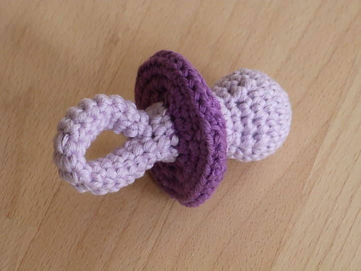 Crochet pattern pacifier rattle