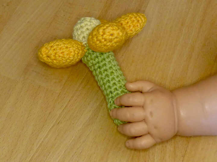 Häkelanleitung Baby-Rassel "Blume"
