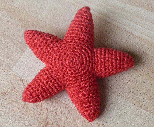 Häkelanleitung Babyrassel "Stern"