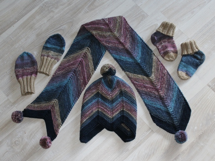 Strickanleitung Baby-Set, Mütze,Schal, Handschuhe, Söckchen, 4 - 10 Monate