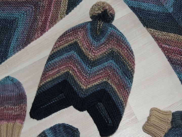 Strickanleitung Baby-Set, Mütze,Schal, Handschuhe, Söckchen, 4 - 10 Monate