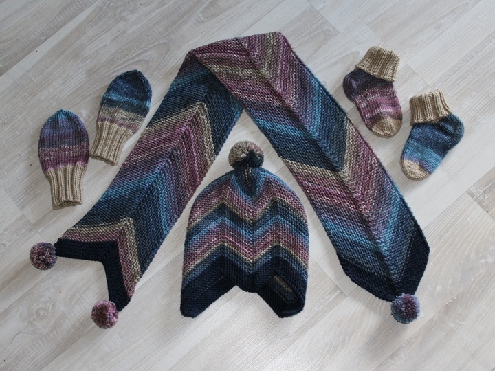 Strickanleitung Baby-Set, Mütze,Schal, Handschuhe, Söckchen, 4 - 10 Monate