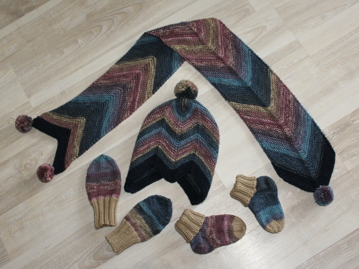 Strickanleitung Baby-Set, Mütze,Schal, Handschuhe, Söckchen, 4 - 10 Monate