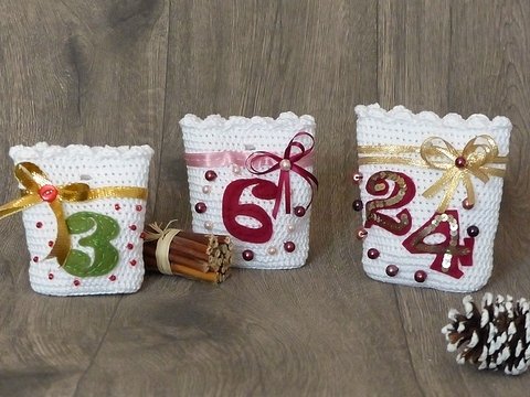 Adventskalender „Geschenksäckchen“ zum Hängen oder Stellen, Häkelanleitung