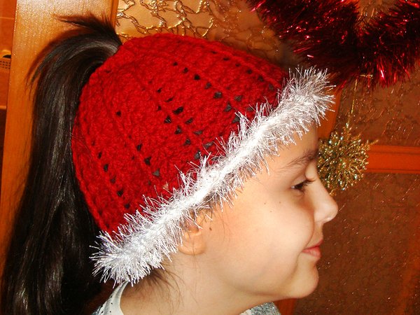 Christmas Messy bun hat Ponytail beanie for girls and women Running toque Winter cap with hair hole